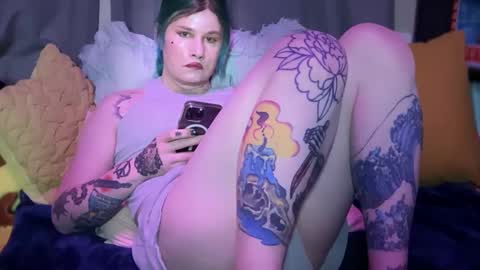 Snapshot of heavensentttt chatting on September 2025 05:07:01 AM Saoirse online show from September 2025 05:07:01 AM