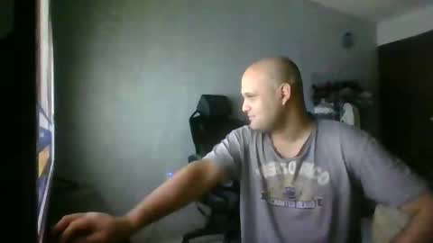 Snapshot of heavy_rebellxc chatting on December 2024 07:03:02 AM Heavy Rebell online show from December 2024 07:03:02 AM