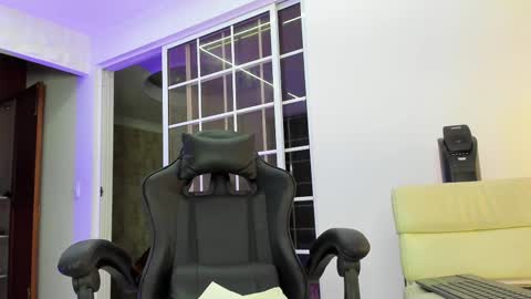 Snapshot of heavy_thor chatting on March 2025 01:47:02 AM Thor online show from March 2025 01:47:02 AM