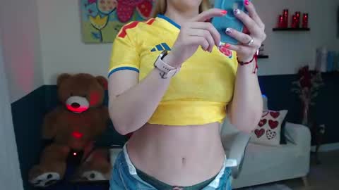 hebelongs2her online show from June 2026 08:32:02 PM