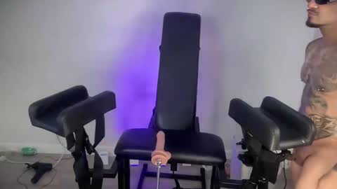 Snapshot of hectorramirezxxx chatting on March 2025 08:18:02 PM LockedThug online show from March 2025 08:18:02 PM