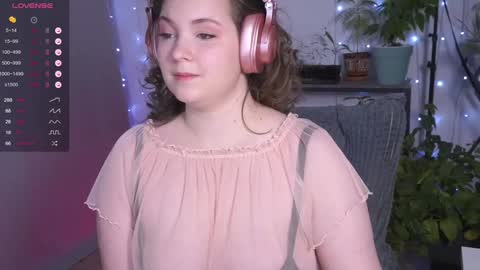 Snapshot of hedera_hime chatting on December 2024 03:59:01 AM Veronyka online show from December 2024 03:59:01 AM