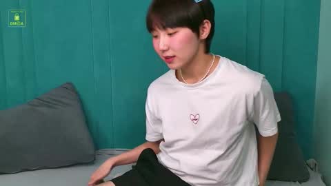 Snapshot of heejinwang chatting on March 2026 04:25:01 AM HEEJIN online show from March 2026 04:25:01 AM