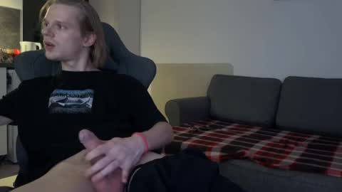 Snapshot of heey_nick chatting on December 2024 04:20:01 PM Nick online show from December 2024 04:20:01 PM