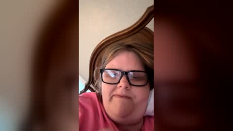 heidimackey2 online show from May 2026 12:21:02 PM