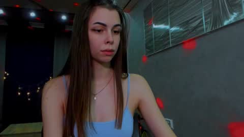 Snapshot of heileymeow chatting on December 2024 06:17:02 PM Heiley online show from December 2024 06:17:02 PM