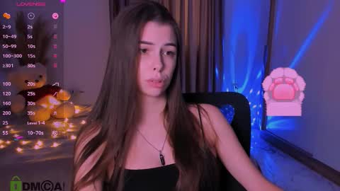 Snapshot of heileymeow chatting on November 2025 01:43:01 PM Heiley online show from November 2025 01:43:01 PM