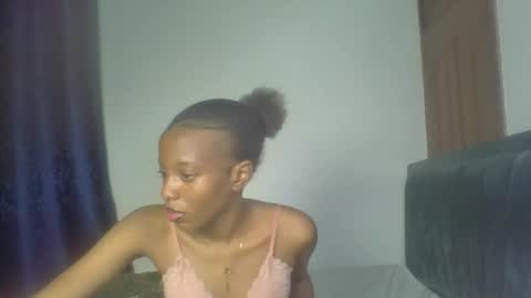 Snapshot of heilybunny chatting on April 2026 09:06:02 PM heilybunny online show from April 2026 09:06:02 PM
