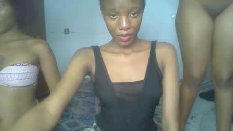 Snapshot of heilybunny chatting on May 2026 11:48:01 AM heilybunny online show from May 2026 11:48:01 AM