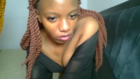 Snapshot of heilybunny chatting on May 2026 08:33:02 AM heilybunny online show from May 2026 08:33:02 AM