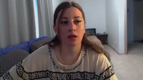 helen_adams_ online show from June 2026 05:45:01 AM