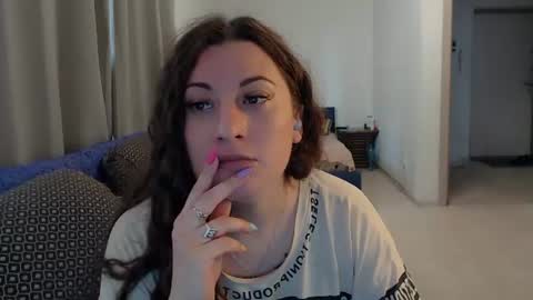 helen_adams_ online show from June 2026 07:58:01 AM