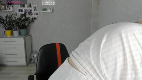 Helen sven online show from September 2025 06:24:01 AM