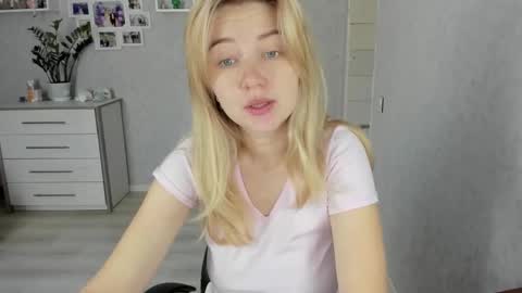 Helen sven online show from October 2025 06:03:01 AM