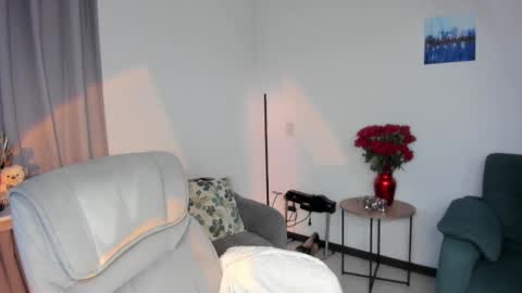 Snapshot of helen_miller chatting on February 2025 02:05:02 AM helen_miller online show from February 2025 02:05:02 AM