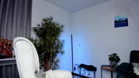 Snapshot of helen_miller chatting on March 2025 12:44:01 AM helen_miller online show from March 2025 12:44:01 AM