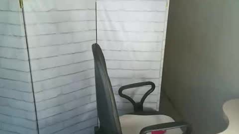 Snapshot of helen_xi chatting on December 2025 05:25:01 AM Helen online show from December 2025 05:25:01 AM