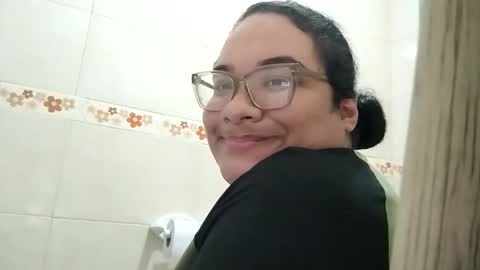 Helena online show from March 2026 03:44:01 AM