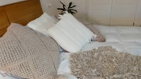 helena_hills online show from February 2026 02:27:01 PM