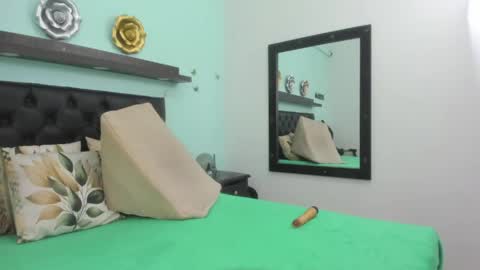 helena_hillss online show from May 2026 01:07:02 PM