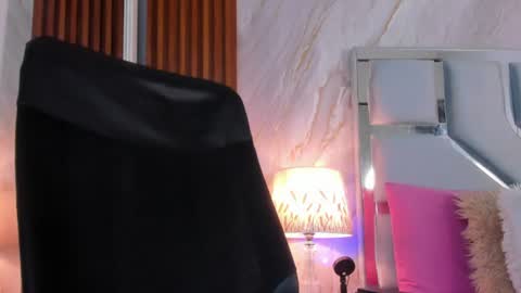 Helena Santos  online show from June 2026 10:43:01 AM