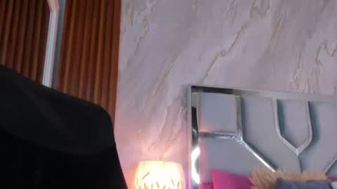 Helena Santos  online show from July 2026 11:06:01 AM