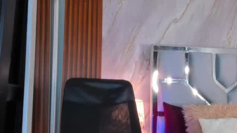 Helena Santos  online show from July 2026 10:40:01 AM