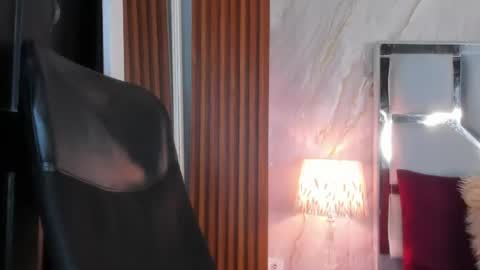 Helena Santos  online show from July 2026 10:51:02 AM