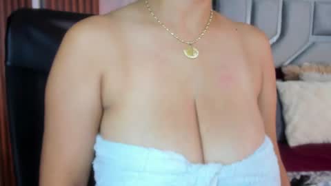 Helena Santos  online show from July 2026 10:53:01 AM