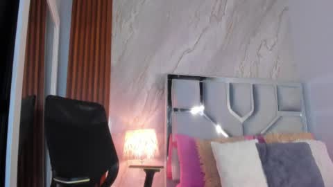 Helena Santos  online show from July 2026 11:08:01 AM
