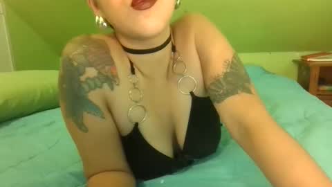 Snapshot of helenacarmine chatting on April 2026 02:11:02 AM helenacarmine online show from April 2026 02:11:02 AM