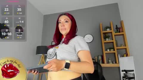 Snapshot of helenaduque_ chatting on December 2025 11:28:01 AM Helena online show from December 2025 11:28:01 AM