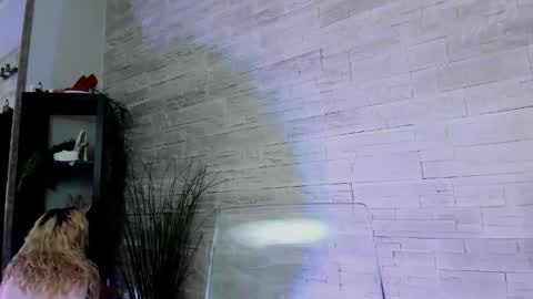 Helen online show from April 2026 05:01:02 AM