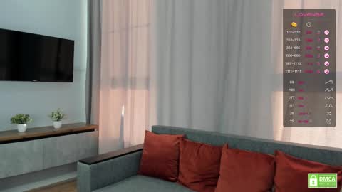 Snapshot of helenchristensen chatting on February 2025 11:47:02 AM Sarah here Help to make 100 thumbs up online show from February 2025 11:47:02 AM