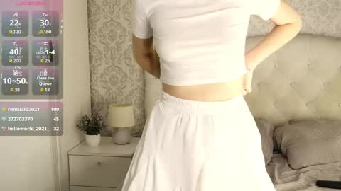 Snapshot of helenchristensen chatting on February 2025 10:20:02 PM Sarah here Help to make 100 thumbs up online show from February 2025 10:20:02 PM