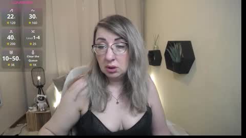 helenenigma online show from February 2026 07:35:01 PM