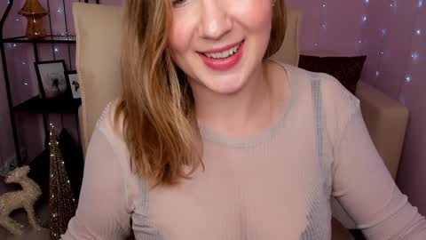 Snapshot of helens_lov chatting on December 2024 07:26:02 AM Helen online show from December 2024 07:26:02 AM