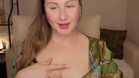 Snapshot of helens_lov chatting on October 2025 01:49:02 AM Helen online show from October 2025 01:49:02 AM