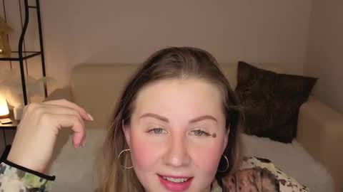 Snapshot of helens_lov chatting on November 2025 01:59:02 AM Helen online show from November 2025 01:59:02 AM