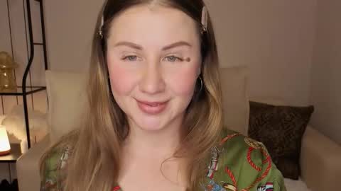 Snapshot of helens_lov chatting on November 2025 01:52:02 AM Helen online show from November 2025 01:52:02 AM