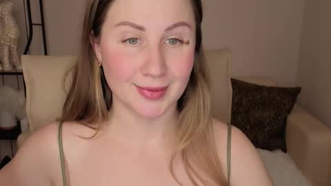 Snapshot of helens_lov chatting on December 2025 08:09:02 AM Helen online show from December 2025 08:09:02 AM