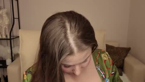 Snapshot of helens_lov chatting on December 2025 02:50:02 AM Helen online show from December 2025 02:50:02 AM