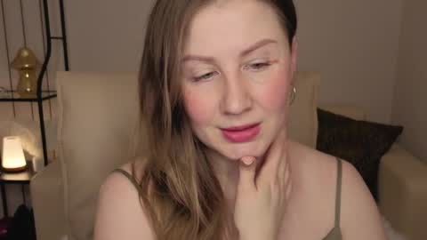 Snapshot of helens_lov chatting on April 2026 02:31:01 AM Helen online show from April 2026 02:31:01 AM