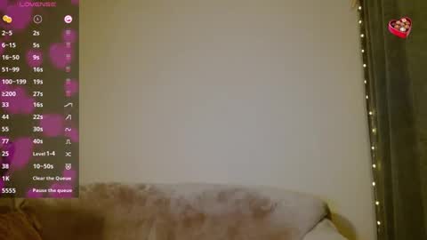 Snapshot of helenxlove chatting on December 2024 01:42:01 AM HelenXLove online show from December 2024 01:42:01 AM