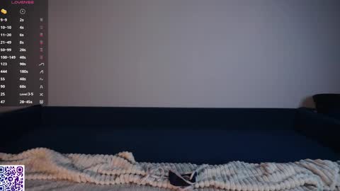 Snapshot of helgamartin chatting on May 2026 07:04:01 PM Aurora online show from May 2026 07:04:01 PM