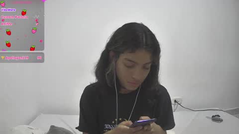 Helia Transfem and Amy online show from January 2025 06:02:02 AM