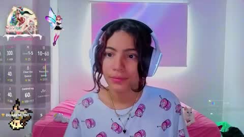 Helia Transfem and Amy online show from December 2025 05:51:02 PM