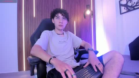 helios_obscuro online show from September 2025 02:11:01 PM