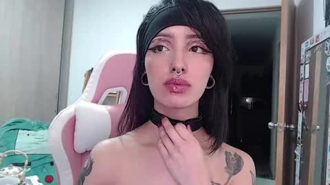 Snapshot of hell_666_xxx chatting on January 2025 01:21:02 AM cher online show from January 2025 01:21:02 AM