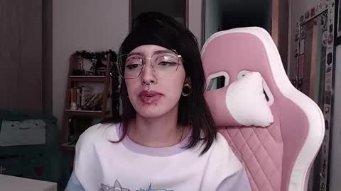 Snapshot of hell_666_xxx chatting on January 2025 04:22:02 AM cher online show from January 2025 04:22:02 AM